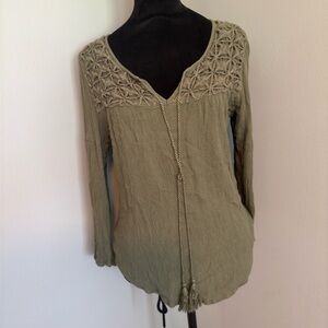 DB Dressbarn Top Size Small
